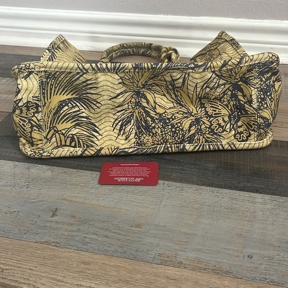 VINCE CAMUTO Orla Canvas Tote Blue Yellow with swingy tassel charms tropical - Picture 14 of 14